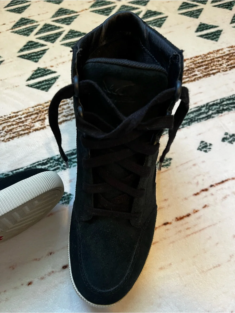 SOREL Out N About Women’s 7.5 Black Suede Lace-Up Ankle Bootie Round Toe